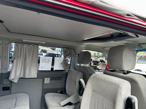 Used 2003 Volkswagen Eurovan MV image 10