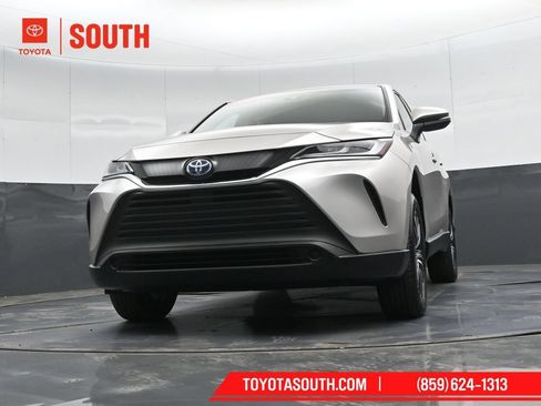 Used 2023 Toyota Venza LE AWD/4WD image 43