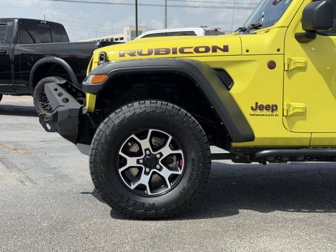 Used 2023 Jeep Wrangler Unlimited Rubicon w/ LED Lighting Group AWD/4WD image 9