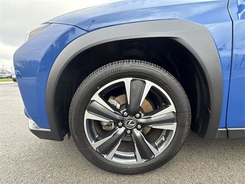 Used 2024 Lexus UX 250h AWD image 10