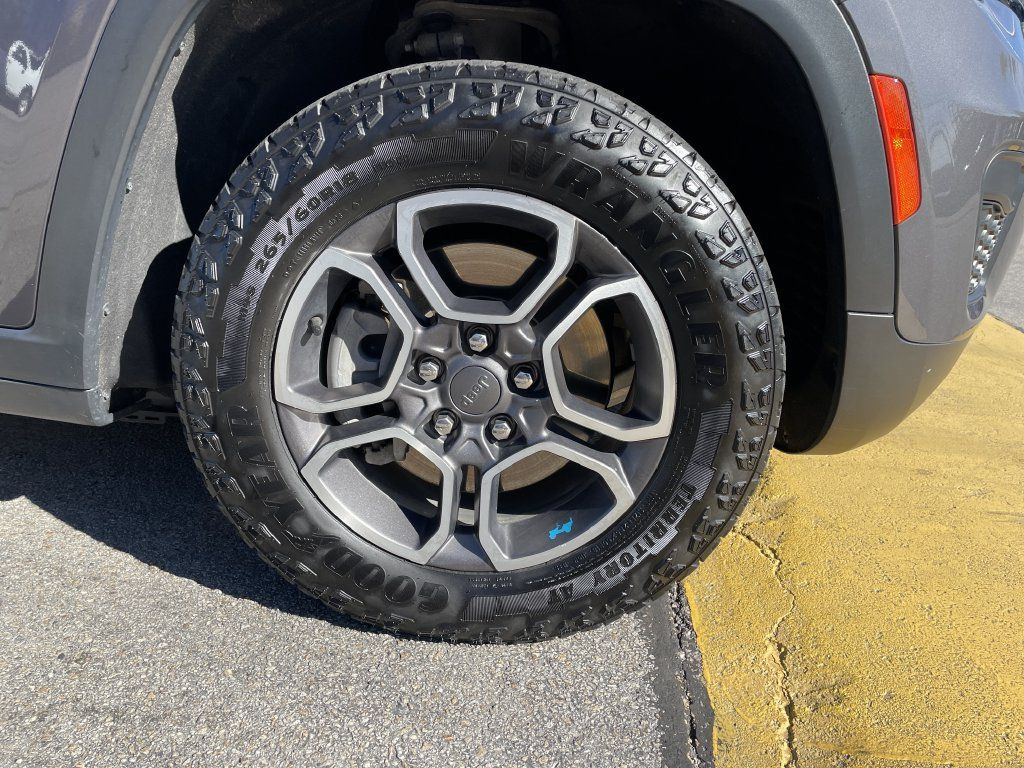 Certified 2024 Jeep Grand Cherokee Trailhawk AWD/4WD image 11