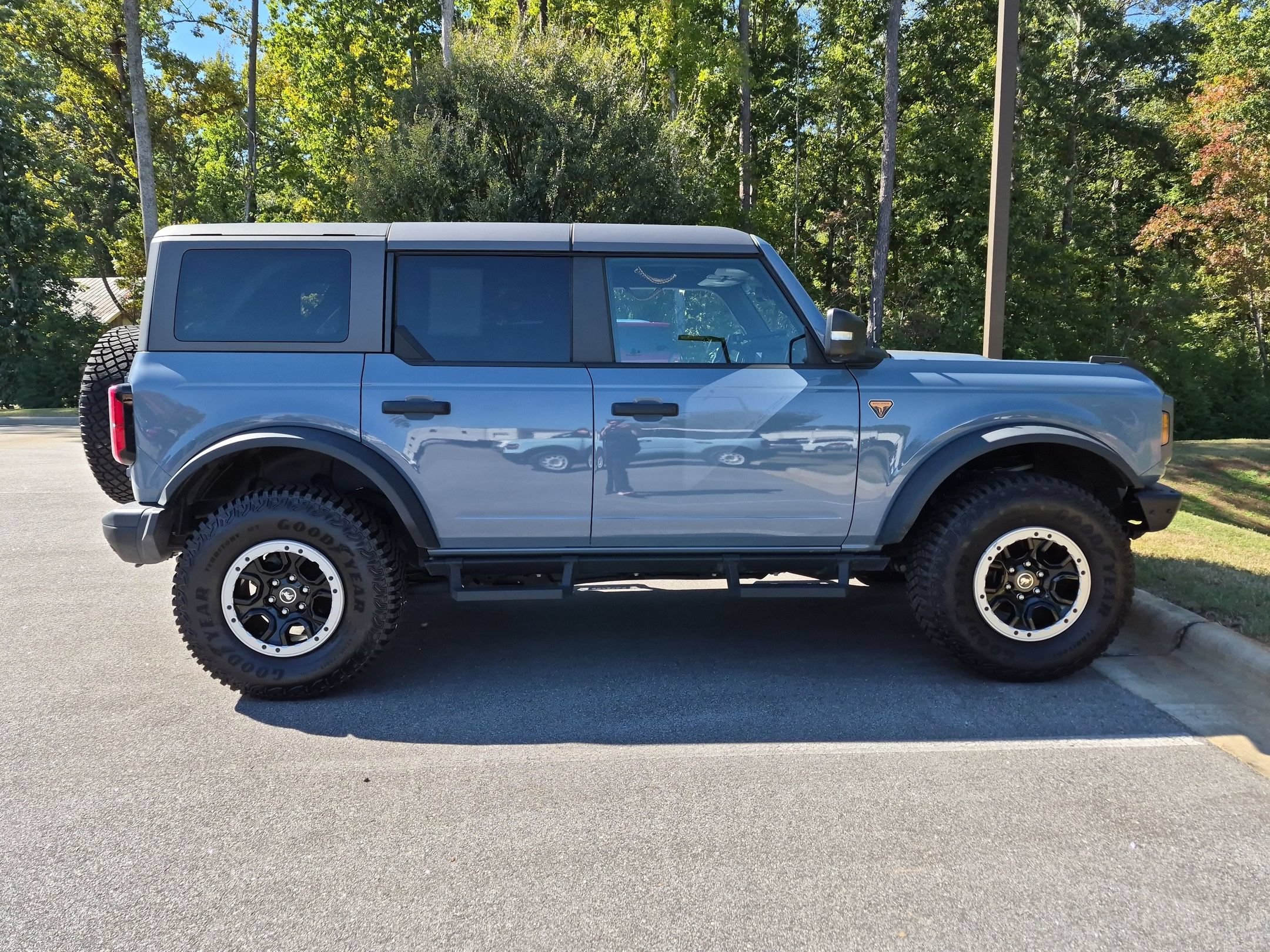Certified 2024 Ford Bronco Badlands AWD/4WD image 3