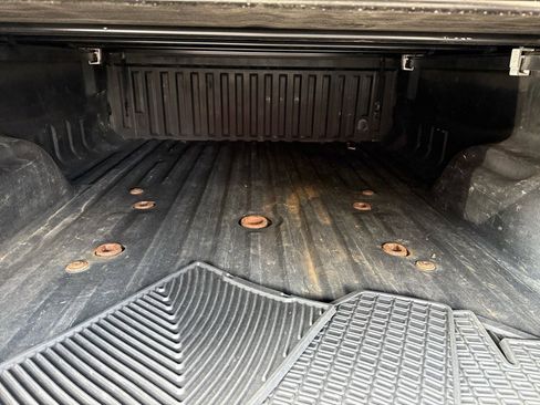 Used 2011 Ford F350 Lariat w/ Lariat Interior Pkg image 28