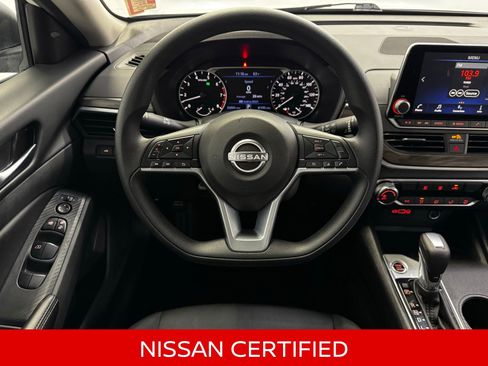 Certified 2025 Nissan Altima 2.5 SV FWD image 17