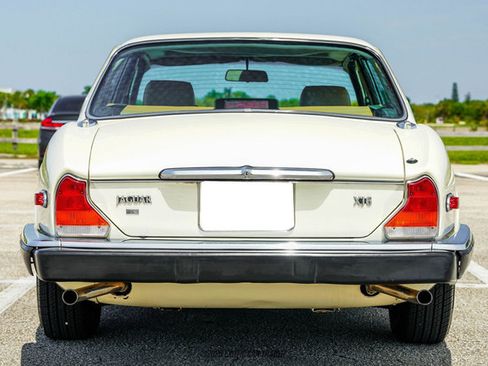 Used 1987 Jaguar XJ6 image 7