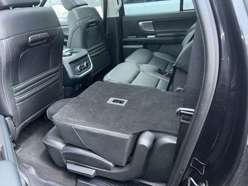 Used 2025 Ford Expedition Max Platinum AWD/4WD image 7