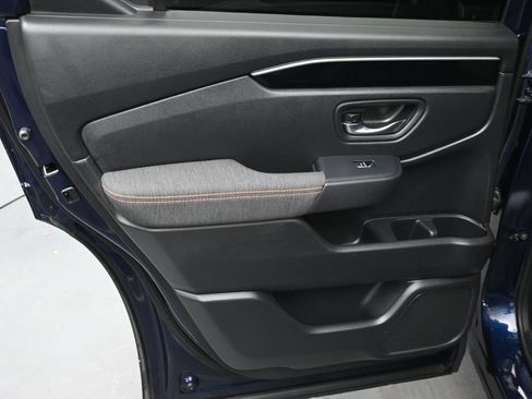 Used 2023 Honda Pilot Sport image 15