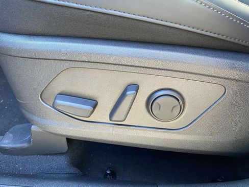 Used 2025 Kia Sorento EX image 12