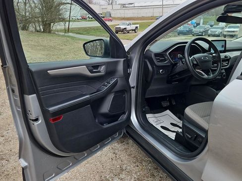 Used 2022 Ford Escape SE w/ Convenience Package image 12