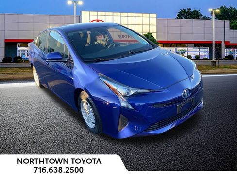 Used 2018 Toyota Prius Four image 1