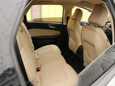 Used 2021 Ford Edge SE FWD image 12