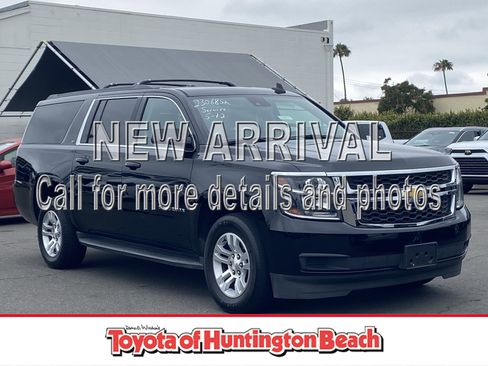Used 2020 Chevrolet Suburban LT RWD image 1