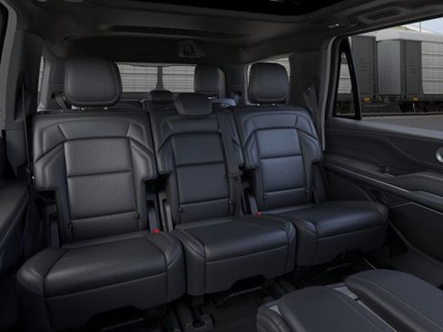 New 2026 Lincoln Navigator Reserve AWD/4WD image 11