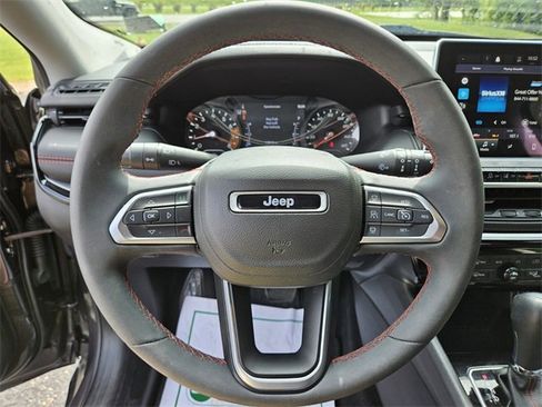 Used 2022 Jeep Compass Trailhawk image 25