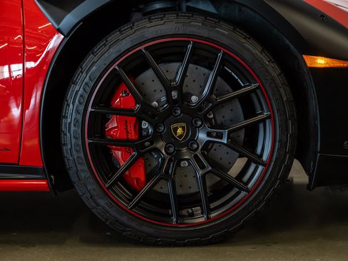 Used 2024 Lamborghini Huracan Sterrato AWD/4WD image 15