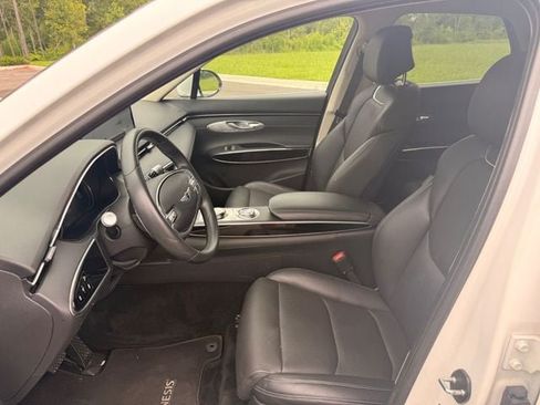 Used 2025 Genesis GV70 2.5T AWD/4WD image 13