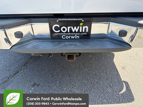 Used 2016 Nissan Frontier SV w/ SV Value Truck Package RWD image 10