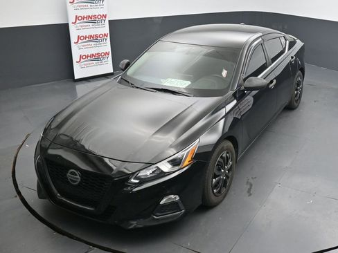 Used 2020 Nissan Altima 2.5 S FWD image 12