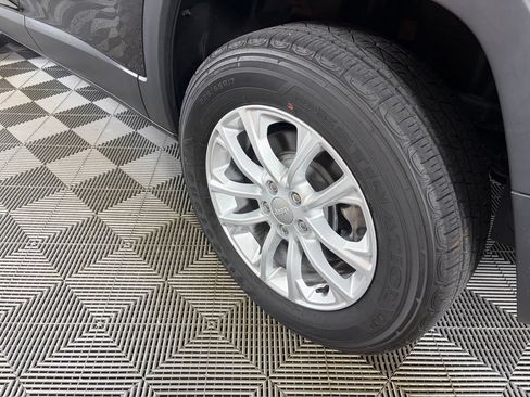 Used 2022 Jeep Cherokee Latitude Lux AWD/4WD image 24