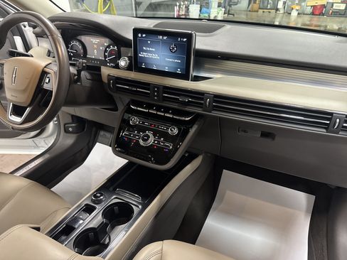 Used 2021 Lincoln Corsair AWD image 44