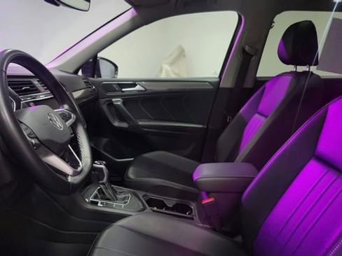 Used 2024 Volkswagen Tiguan SE image 16