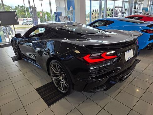 Used 2026 Chevrolet Corvette Z06 RWD image 8