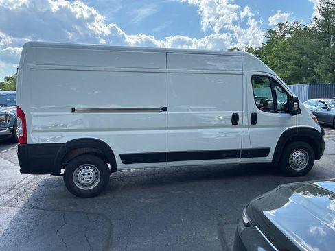 Used 2025 RAM ProMaster 2500 w/ Convenience Group FWD image 8