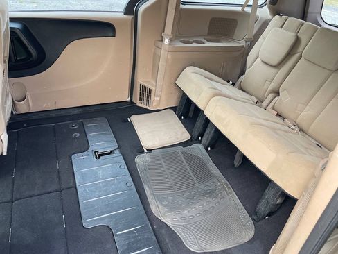 Used 2014 Dodge Grand Caravan American Value Package FWD image 13