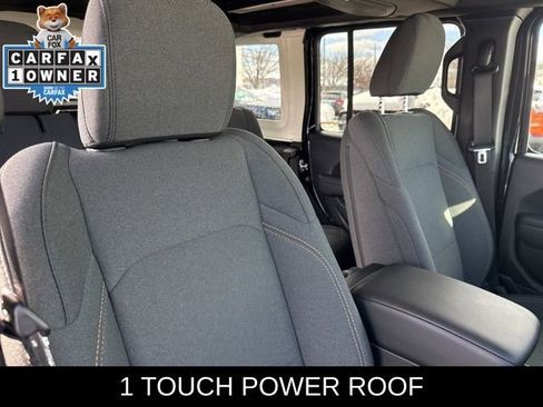 Used 2025 Jeep Wrangler Sport S image 31
