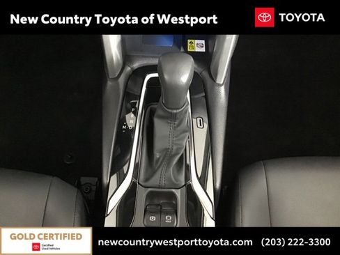 Used 2022 Toyota Corolla Cross XLE image 12