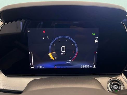 Used 2025 Chevrolet Trax LT w/ LT Convenience Package image 17