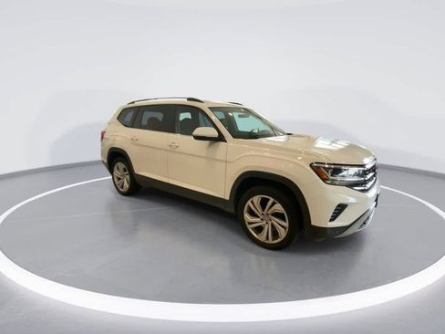 Used 2021 Volkswagen Atlas SE w/ Towing Package AWD/4WD image 2