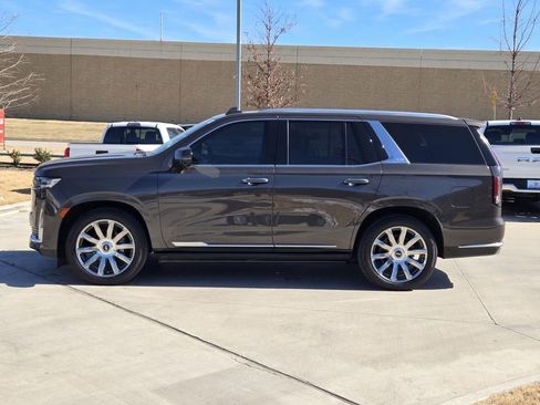 Used 2021 Cadillac Escalade Premium Luxury Platinum image 3