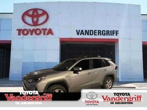 Certified 2021 Toyota RAV4 XLE w/ Convenience Package image 1