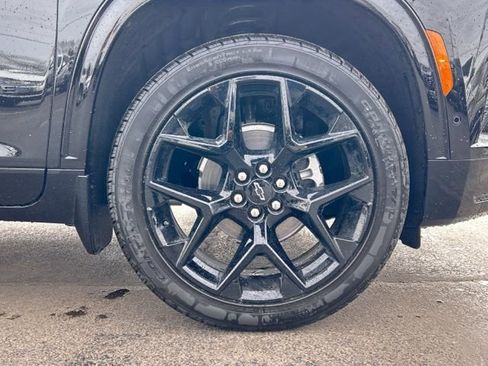New 2026 Chevrolet Traverse RS w/ LPO, Floor Liner Package FWD image 16