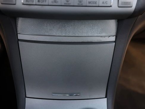 Used 2005 Toyota Solara SLE image 31