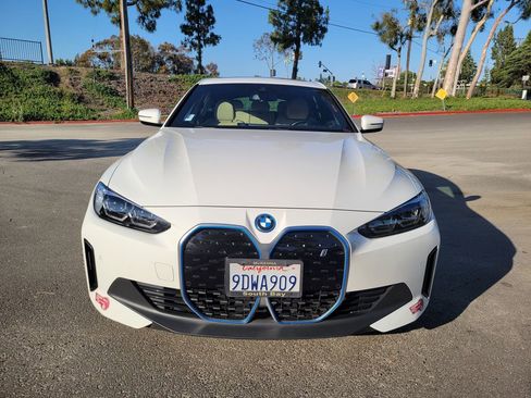 Used 2023 BMW i4 eDrive40 RWD image 2
