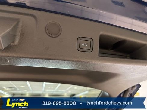 Used 2023 Chevrolet Equinox RS image 18