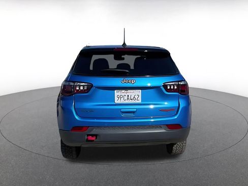 Used 2025 Jeep Compass Trailhawk image 11