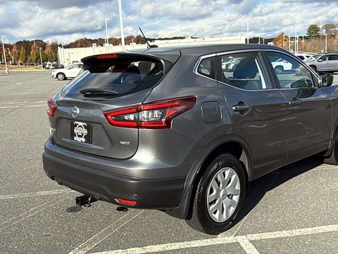 Used 2020 Nissan Rogue Sport S image 6