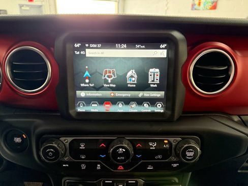 Used 2022 Jeep Gladiator Rubicon w/ Trailer Tow Package AWD/4WD image 24