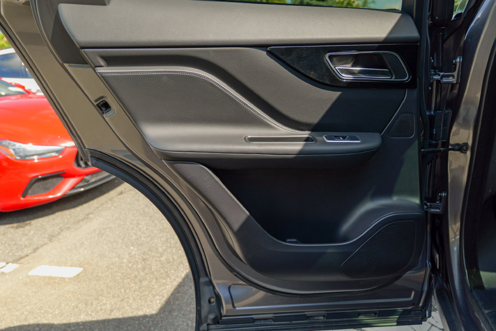 Used 2019 Jaguar F-PACE R-Sport AWD/4WD image 26