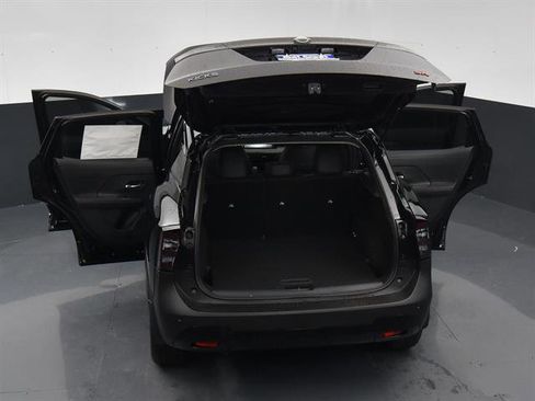 Used 2025 Nissan Kicks SR w/ SR Premium Package FWD image 42
