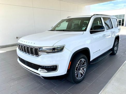Used 2025 Jeep Wagoneer Series II w/ 8-Passenger Seating Package image 1