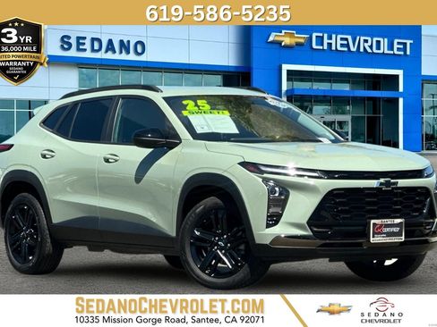 Used 2025 Chevrolet Trax ACTIV w/ Driver Confidence Package FWD image 1