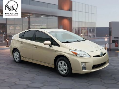 Used 2010 Toyota Prius Five FWD image 2