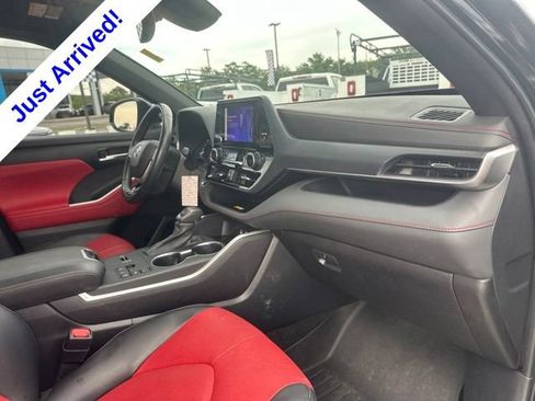 Used 2023 Toyota Highlander XSE FWD image 33
