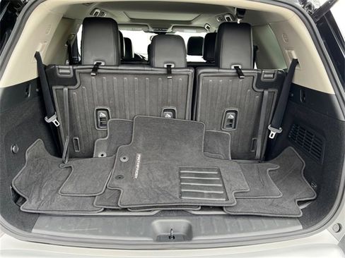 Used 2022 Nissan Pathfinder Platinum w/ Cargo Package image 19