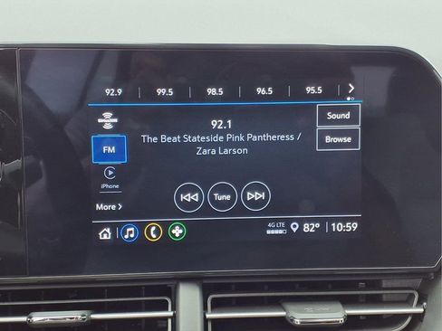 Used 2025 Chevrolet Trax RS w/ Sunroof Package FWD image 10