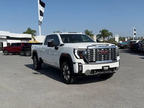 Used 2024 GMC Sierra 2500 Denali w/ Denali Reserve Package AWD/4WD image 3